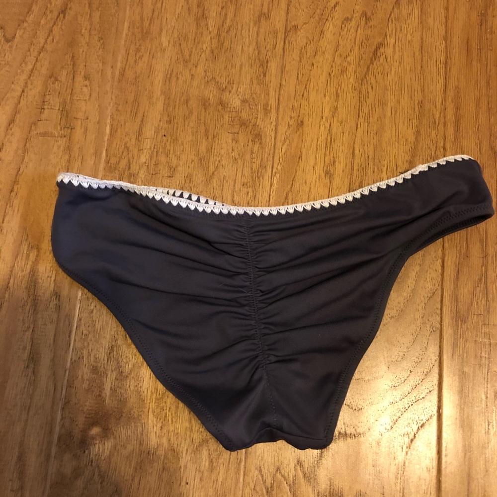 Cute Bikini - Picture 5 of 6
